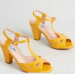 Lulu Hun x Collectif Sunkissed Stroll T-Strap Heel Mustard Yellow Heels 8.5 new